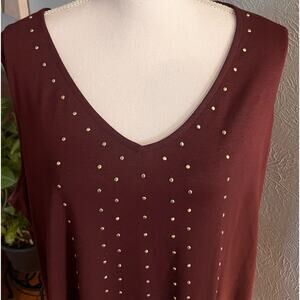 Catherines Black Label short sleeve knit maroon top round studs on front size 2X